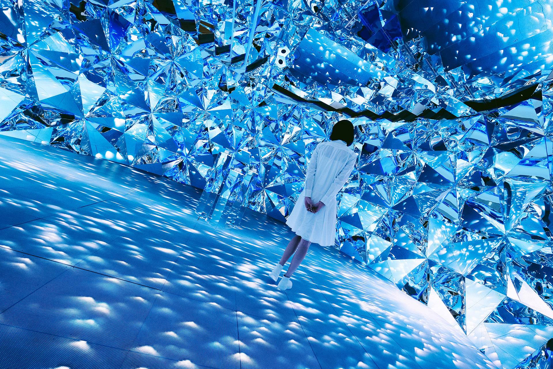 Prismverse - the new dimension of lights