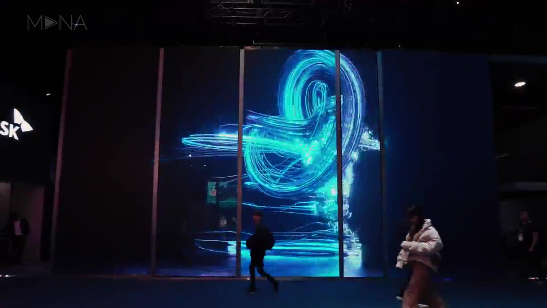 韩国SK集团 CES 2020 MEDIA FACADE
