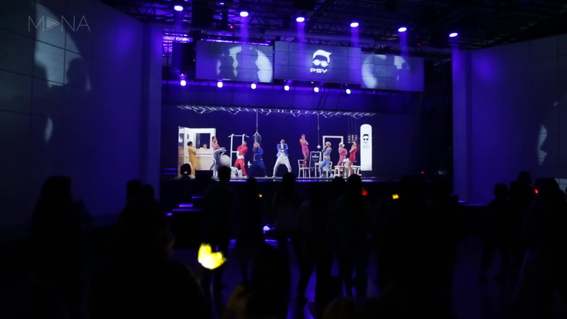 明星艺术展_YG Exhibition in Japan
