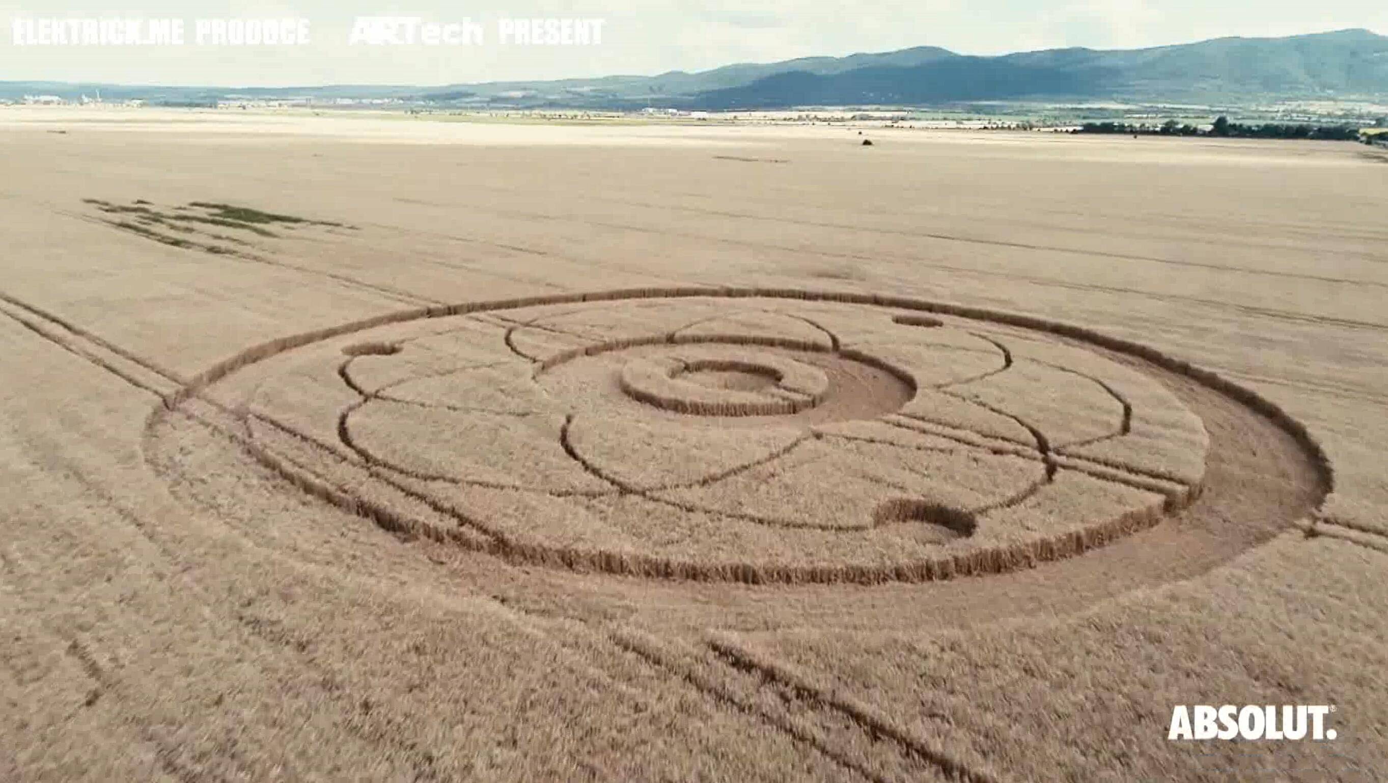 ARTech出品 - Absolut event Crop Circle