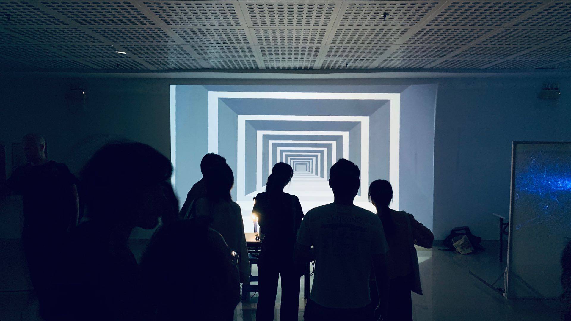 树 洞