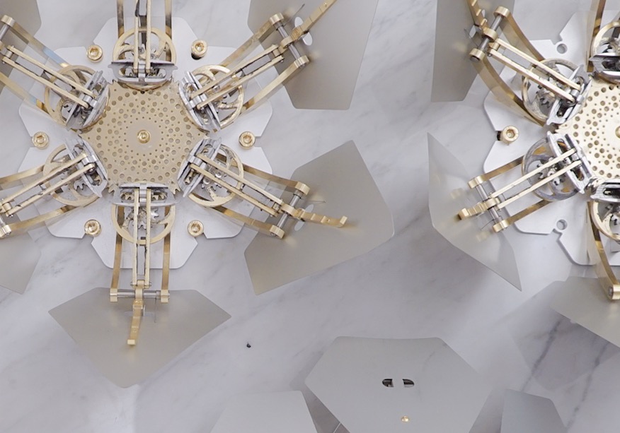 《扉花 Heaven Bloom》 kinetic installation