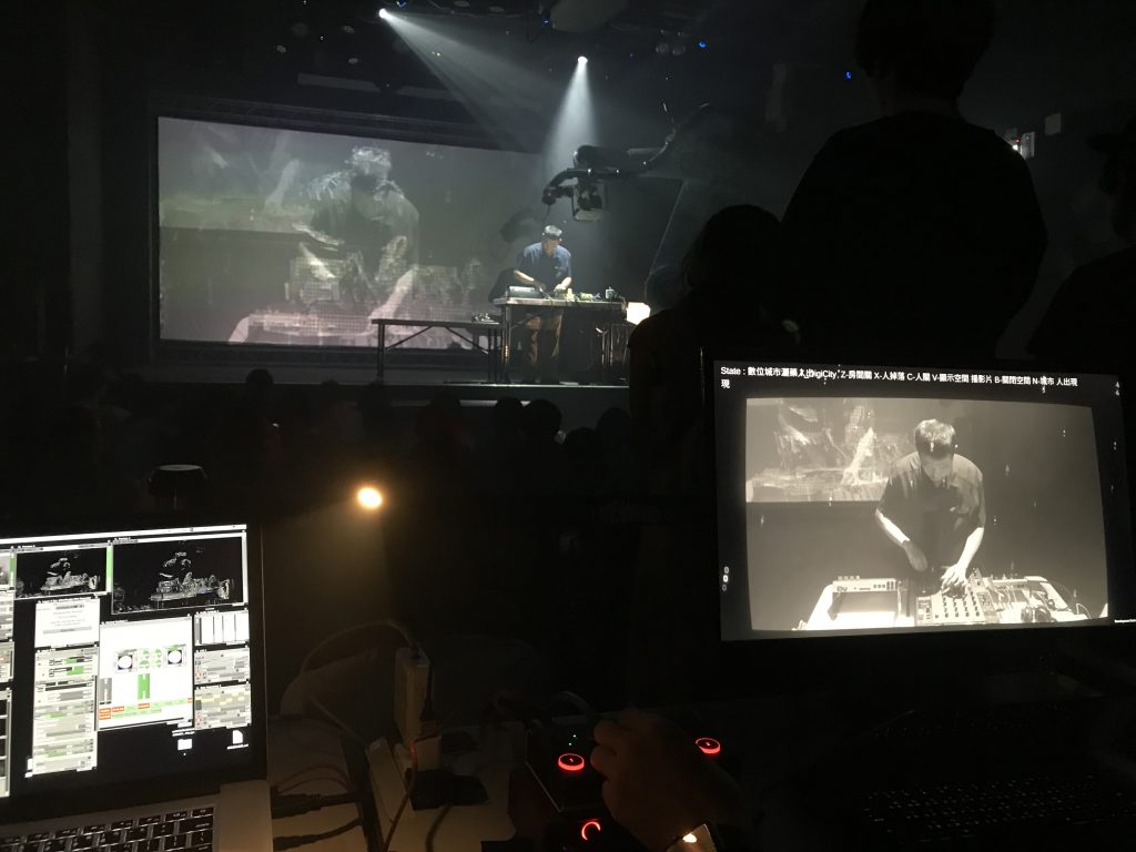 擴增實境與機械手臂電子聲響演出