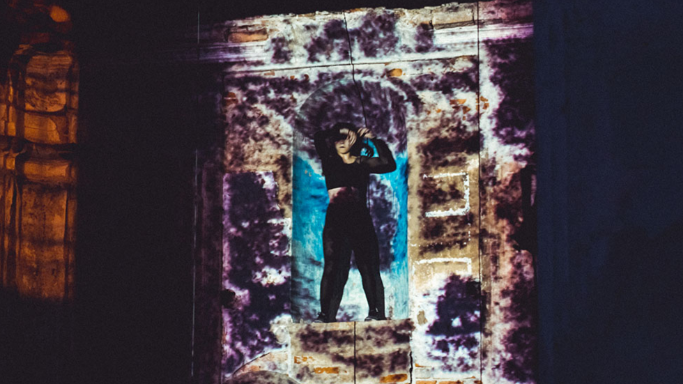 Epizòn - Interactive Video Mapping on performers made for collettivo EFFE