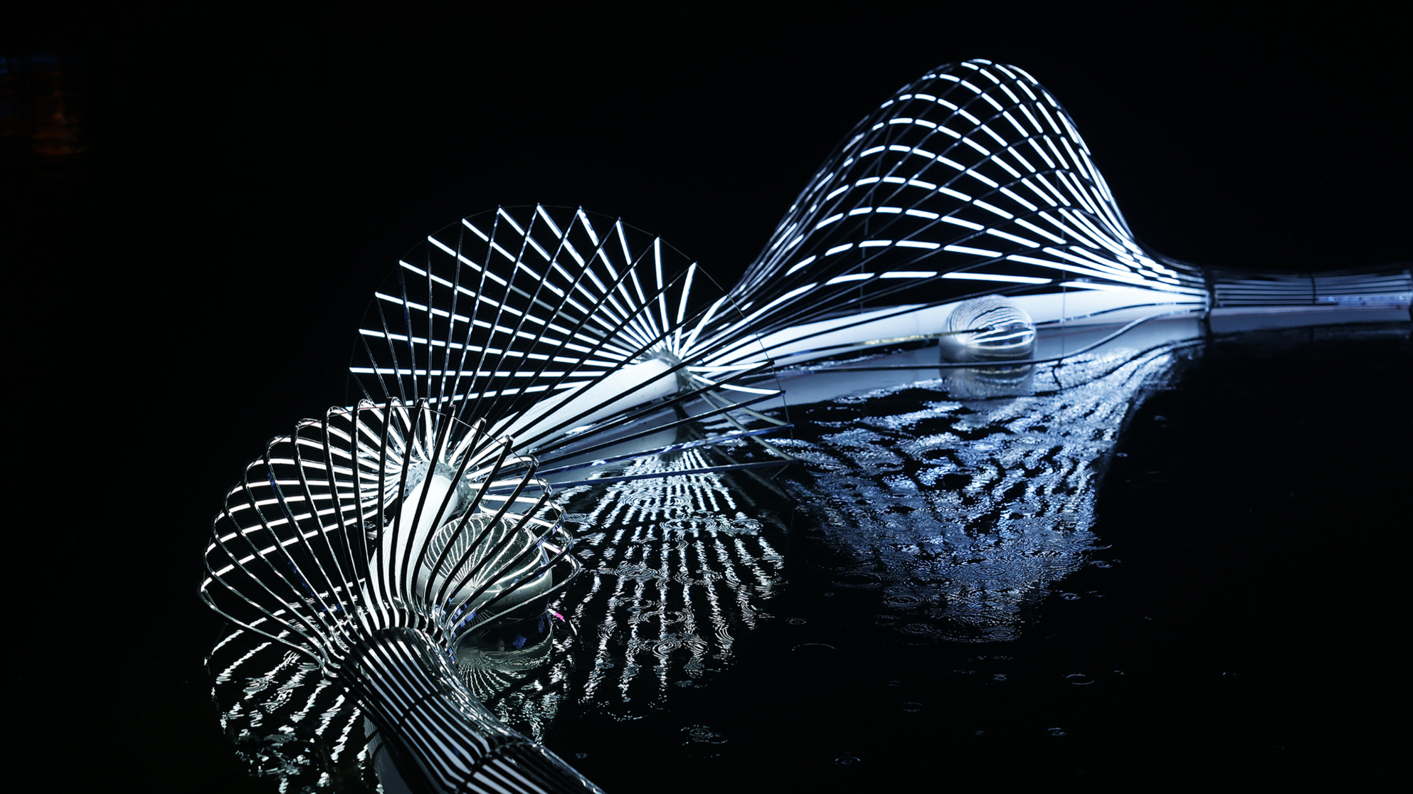 FLOWING LIGHT