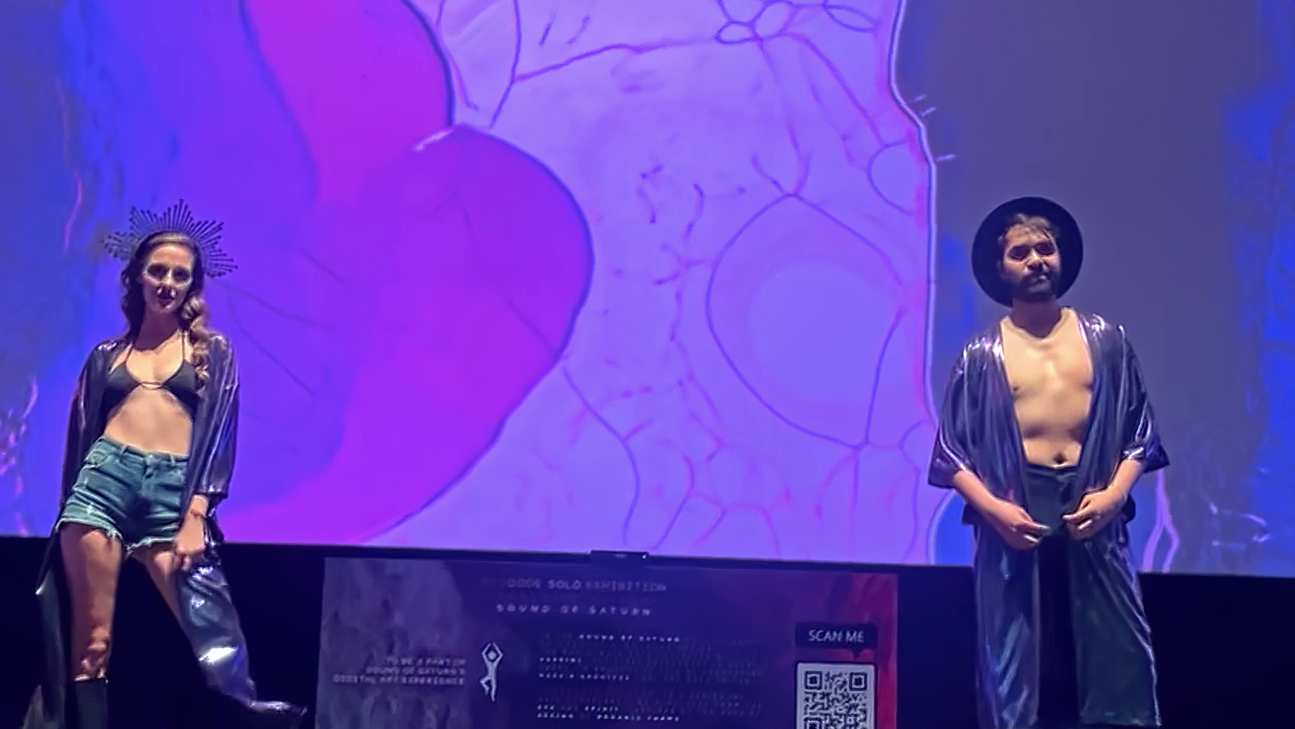EBRU : TURKEY'S FIRST INTERACTIVE DIGITAL ART FASHION SHOW