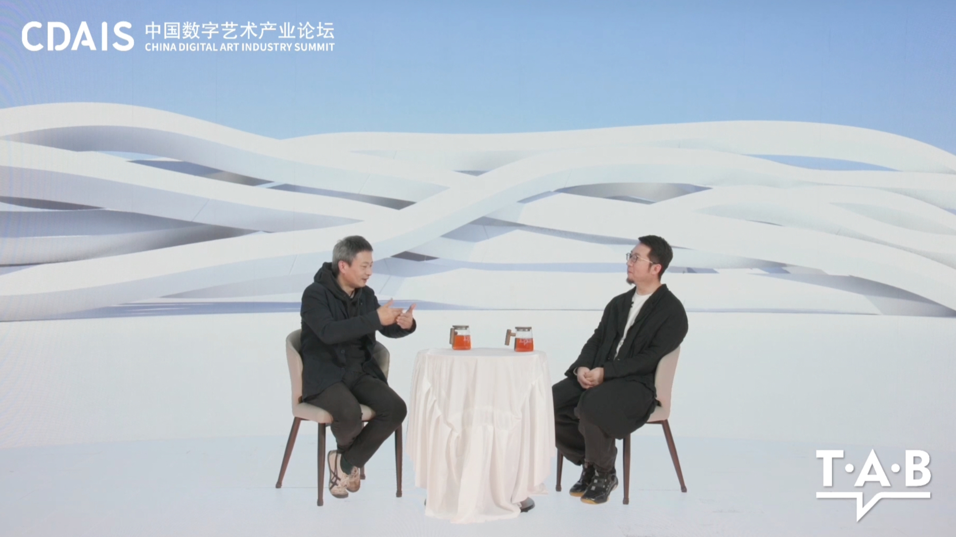 费俊x王泊乔：“如何避免成为Al的奴隶？ 用最原始的方式激活身体和意识？”