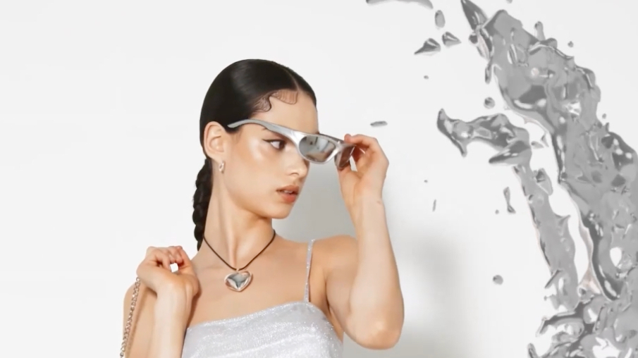 H&M Digital Mannequins Interactive Experience