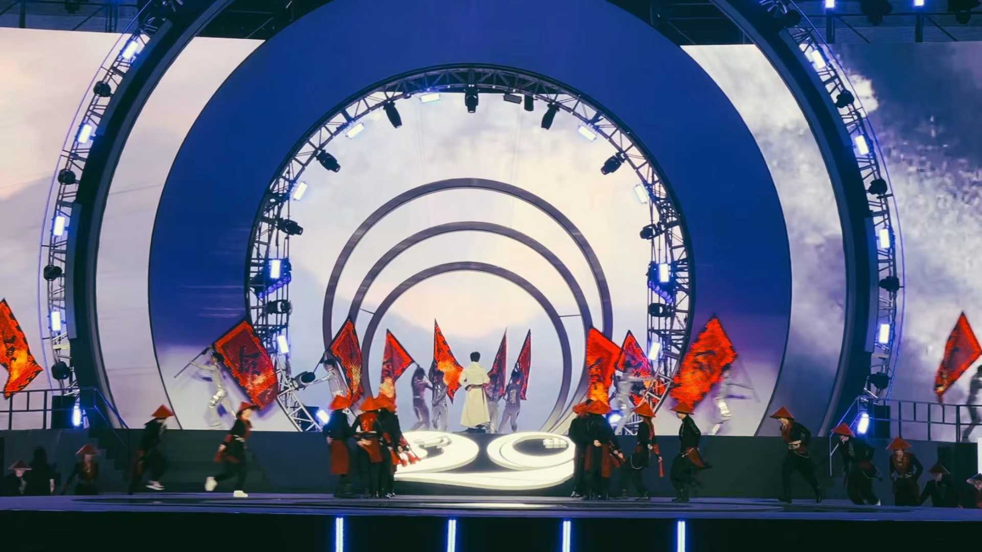 比音勒芬集团二十周年庆典开场节目LED大旗表演