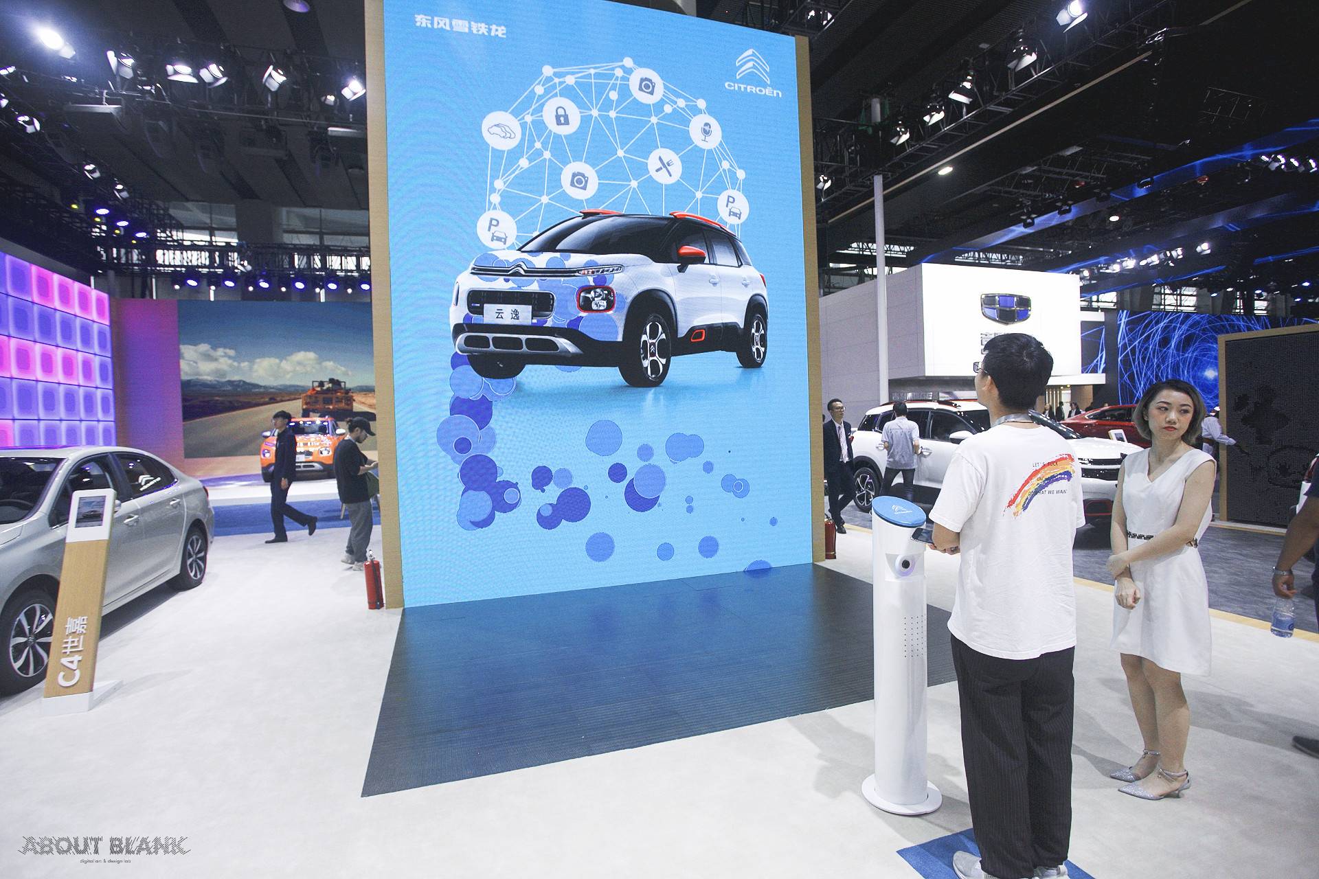 空白造物:2018广州国际车展雪铁龙展位交互装置设计